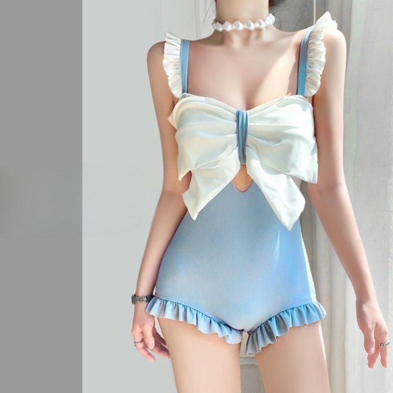 Niedlicher Badeanzug mit Schle – Costumes Bewertung und Preis