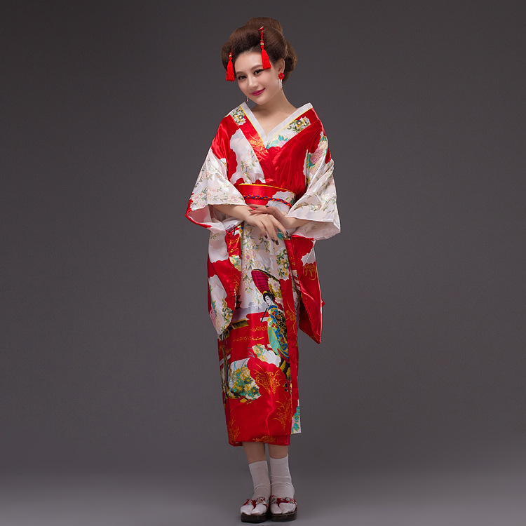 Antikes Kostüm im Kimono-Stil  – Costumes Bewertung und Preis